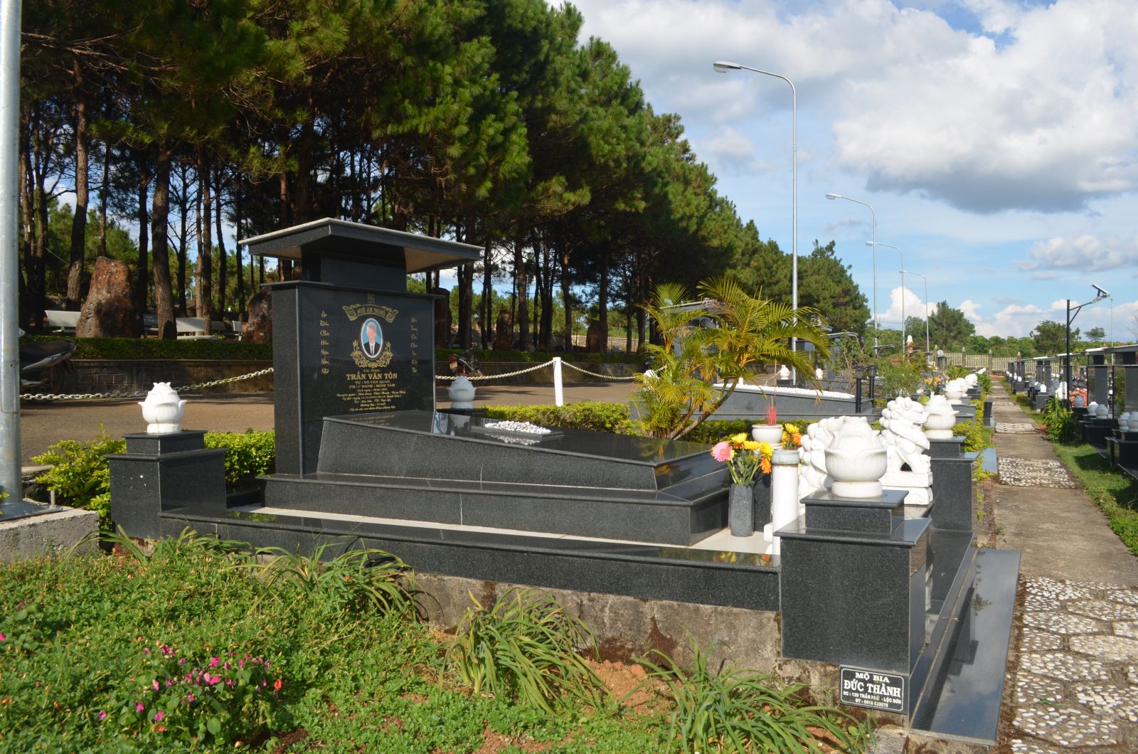 Lễ tạ mộ mới xây nhất định phải thành tâm.